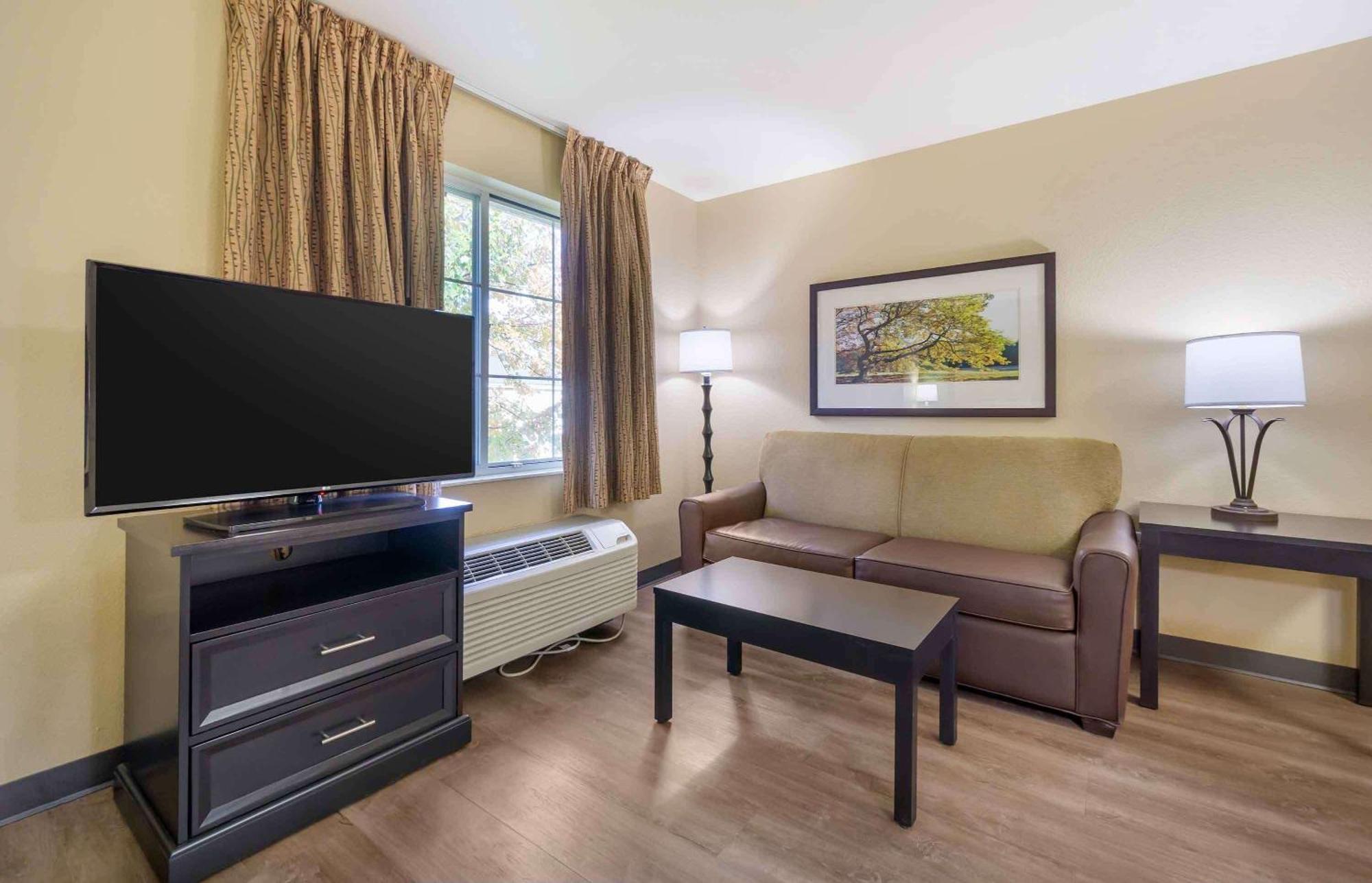 Extended America - Seattle - - Canyon Park Bothell